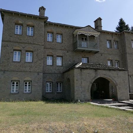 Hotel Petrotechno Tsepelovo Buitenkant foto