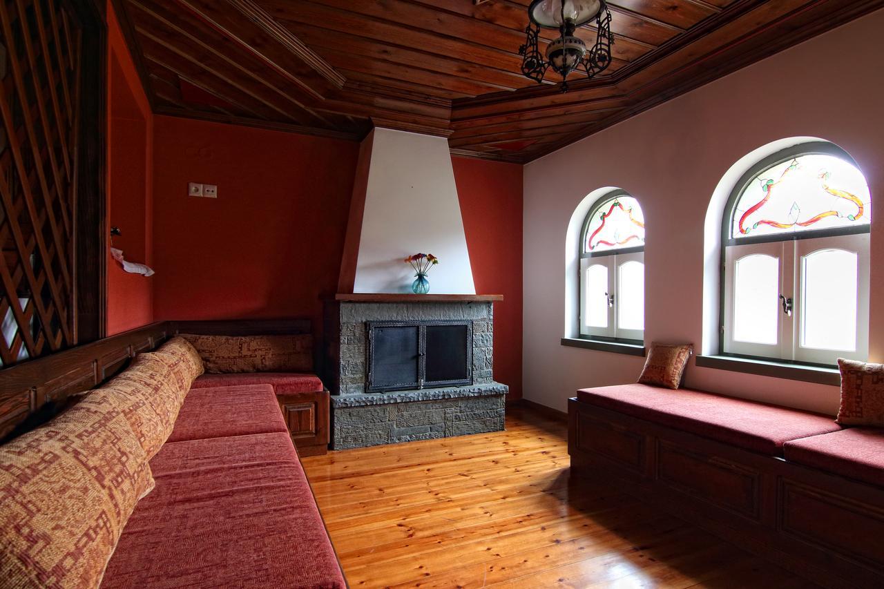 Hotel Petrotechno Tsepelovo Buitenkant foto