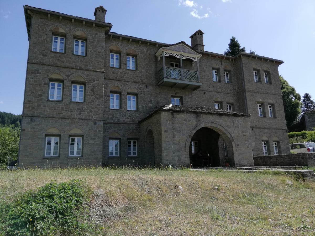 Hotel Petrotechno Tsepelovo Buitenkant foto